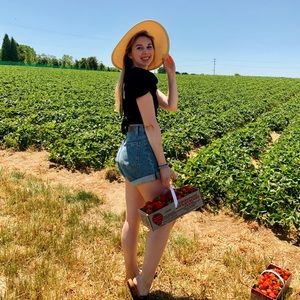 Meet your Posher, Abby